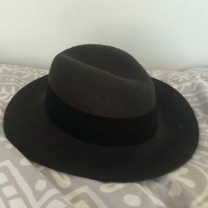 Felt hat